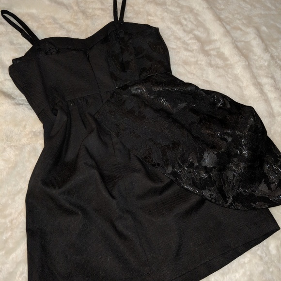💥 SALE 💥 BCBG cocktail dress small black NWT - Picture 4 of 4